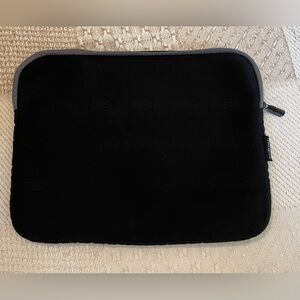 Protective Black Laptop Sleeve for up to 15.6”. Clean and in Good Condition. $5